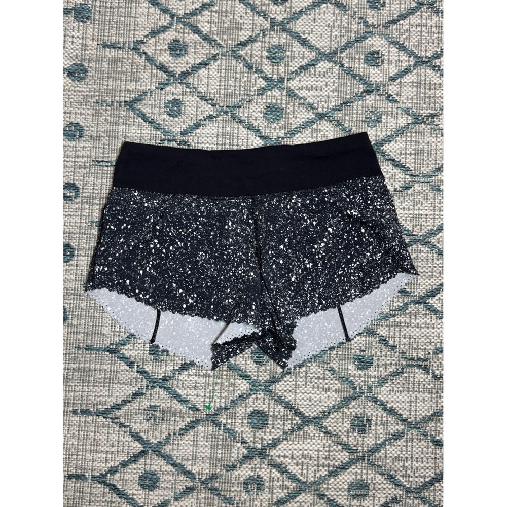 Lululemon Speed Up Low-Rise Short 2.5 Black White Speckle Splatter Size 4